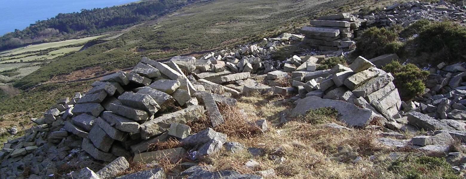 Granite kribben (Photo : Ernie Wilson)